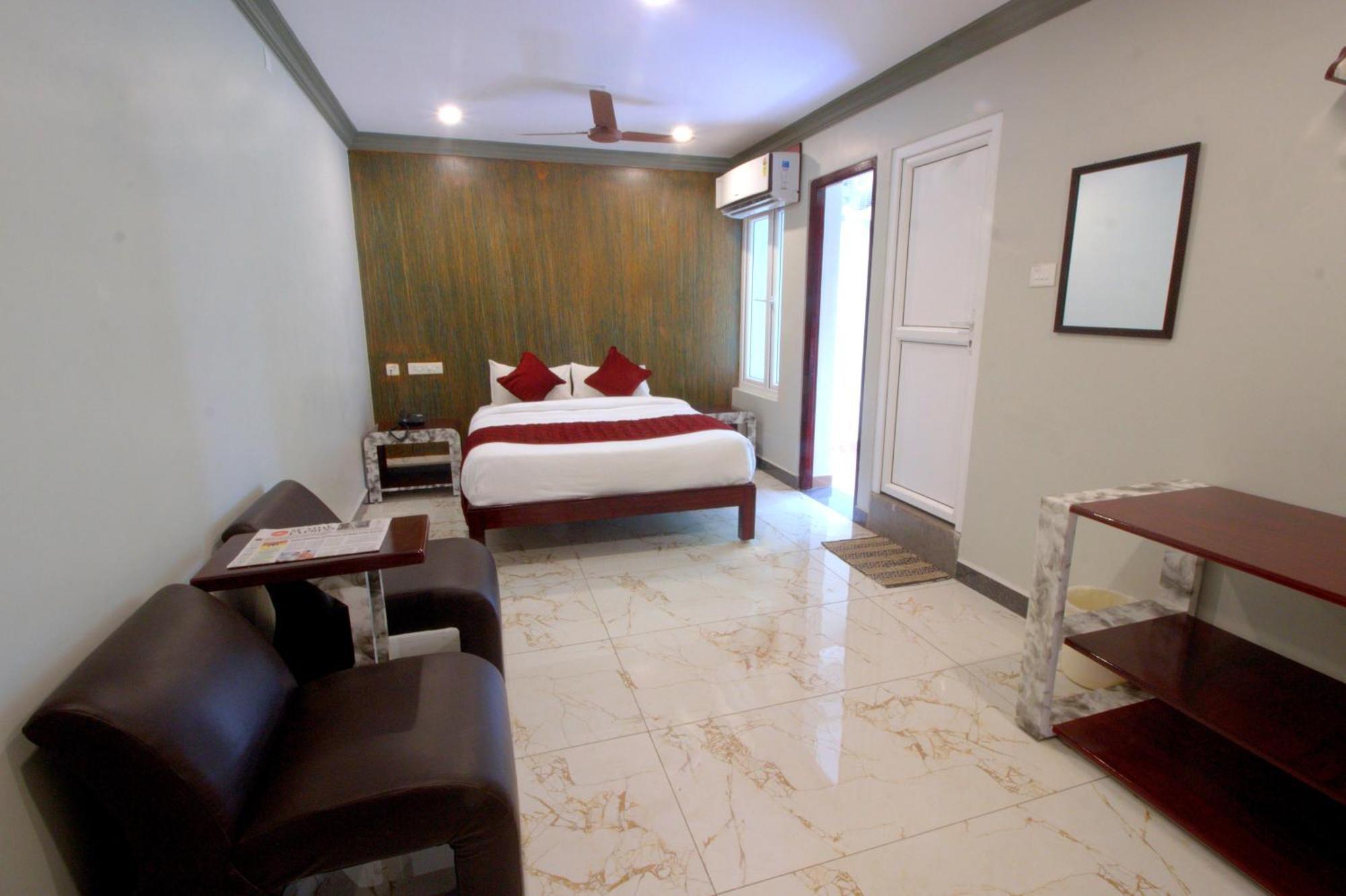Serenity Sands Beach Resort Пондичерри Экстерьер фото
