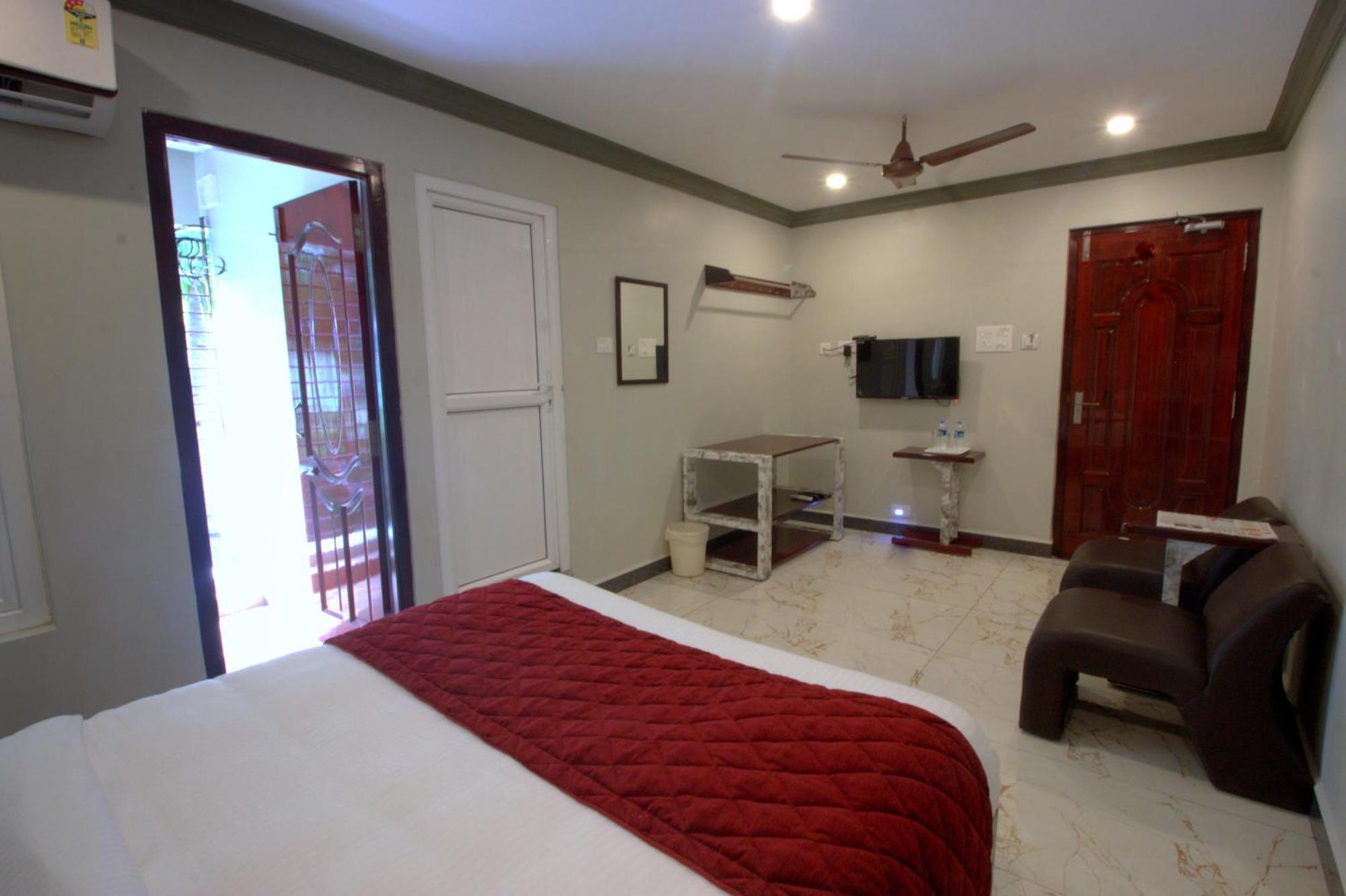 Serenity Sands Beach Resort Пондичерри Экстерьер фото