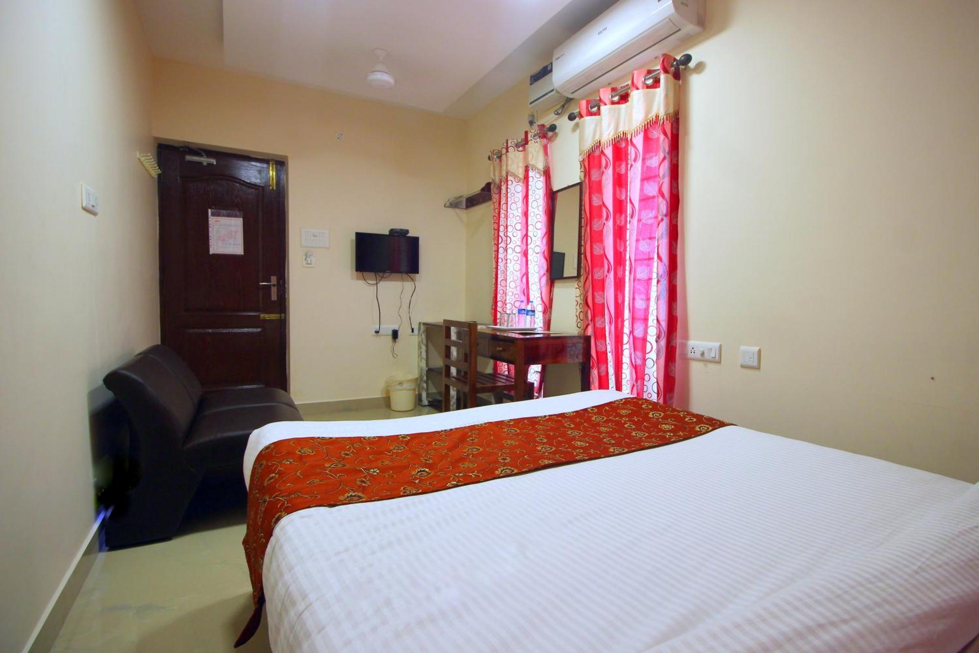 Serenity Sands Beach Resort Пондичерри Экстерьер фото