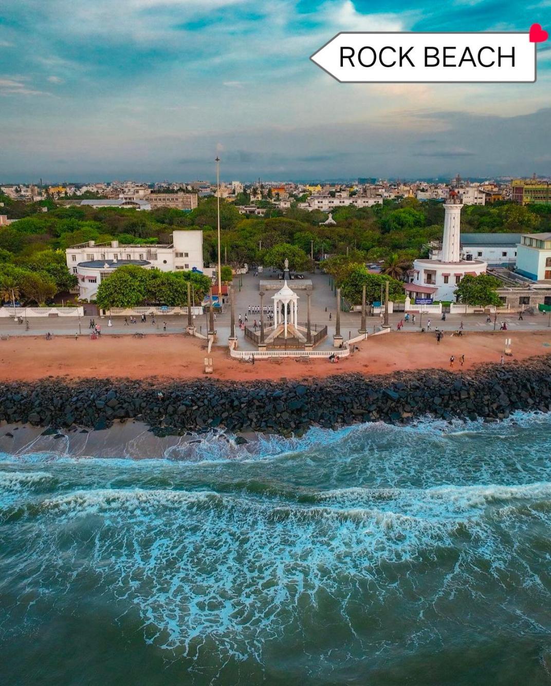Serenity Sands Beach Resort Пондичерри Экстерьер фото