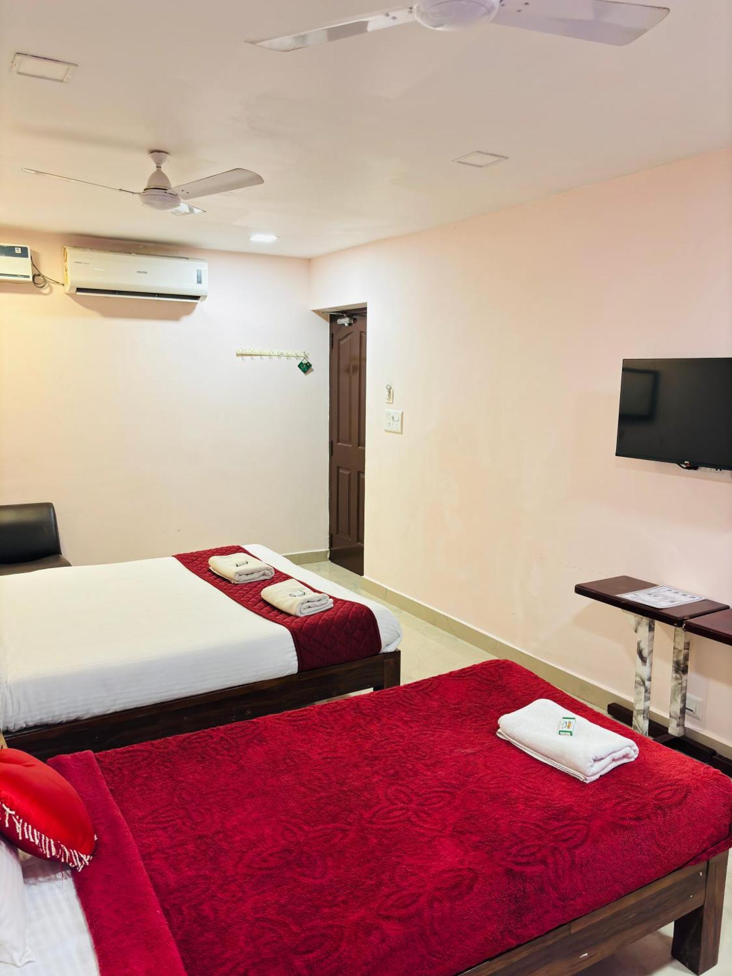 Serenity Sands Beach Resort Пондичерри Экстерьер фото