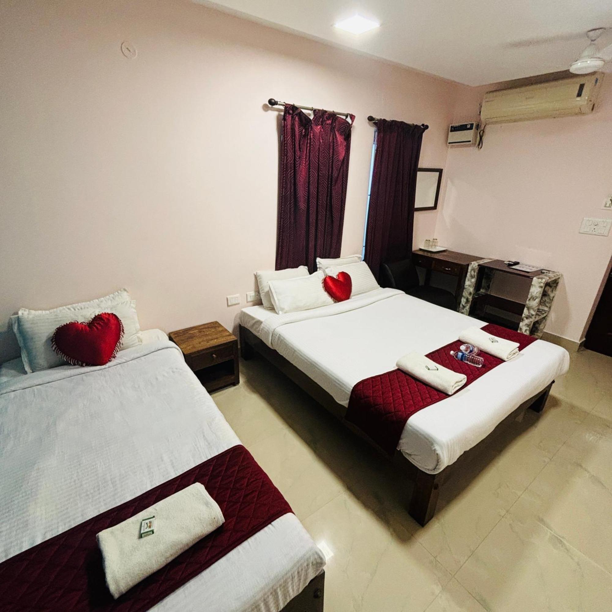 Serenity Sands Beach Resort Пондичерри Экстерьер фото